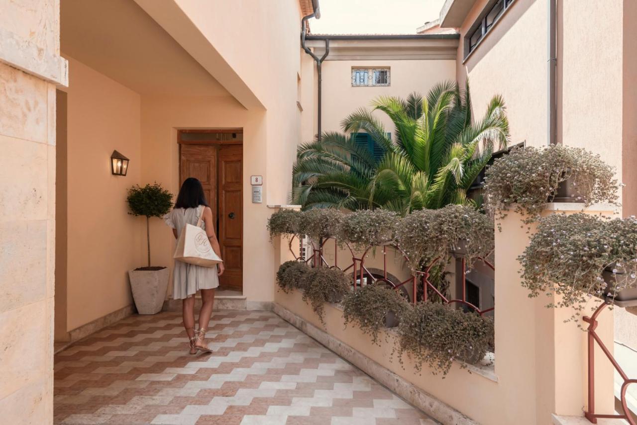 Apartamento Palazzo Degli Archi San Vincenzo Exterior foto