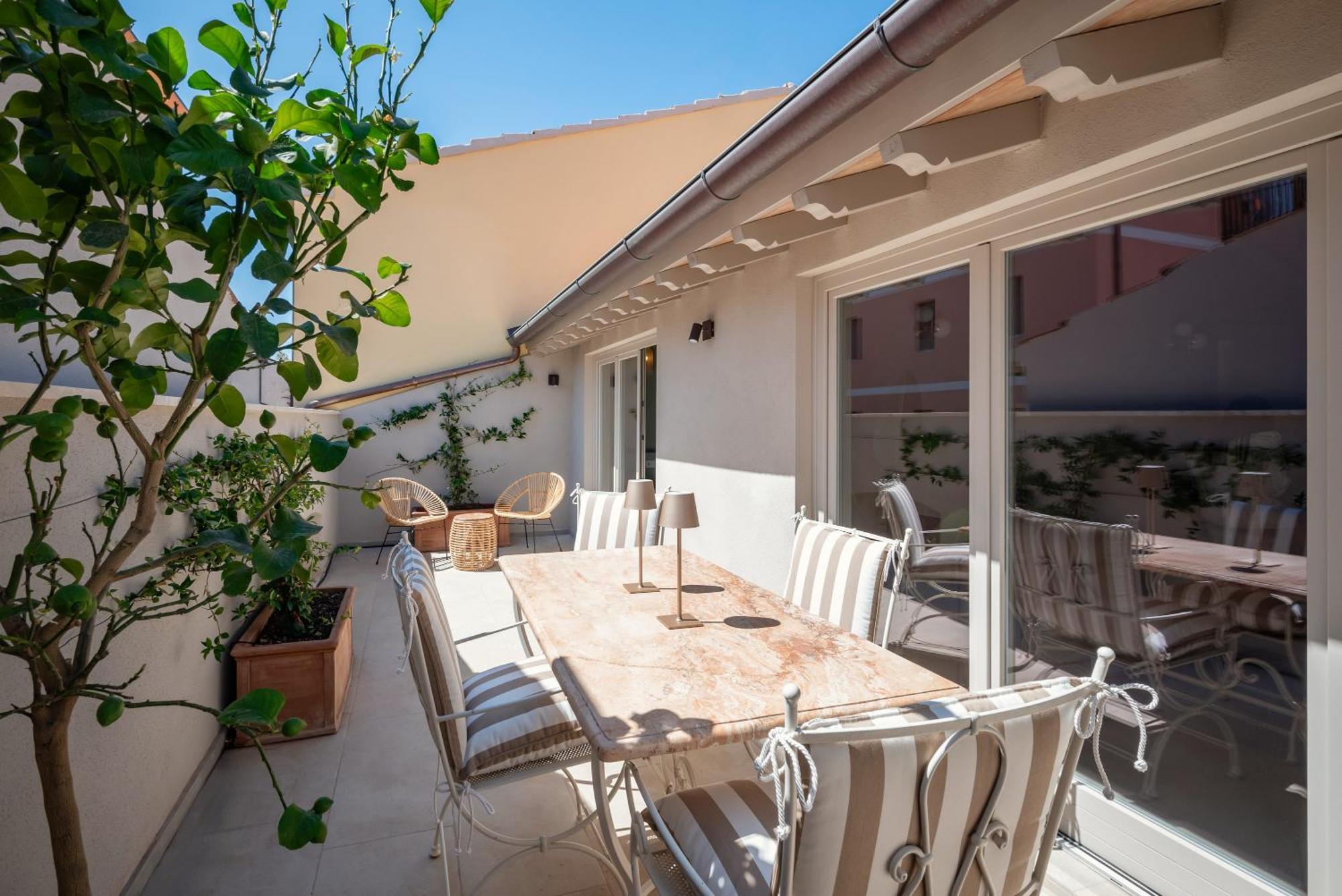 Apartamento Palazzo Degli Archi San Vincenzo Exterior foto