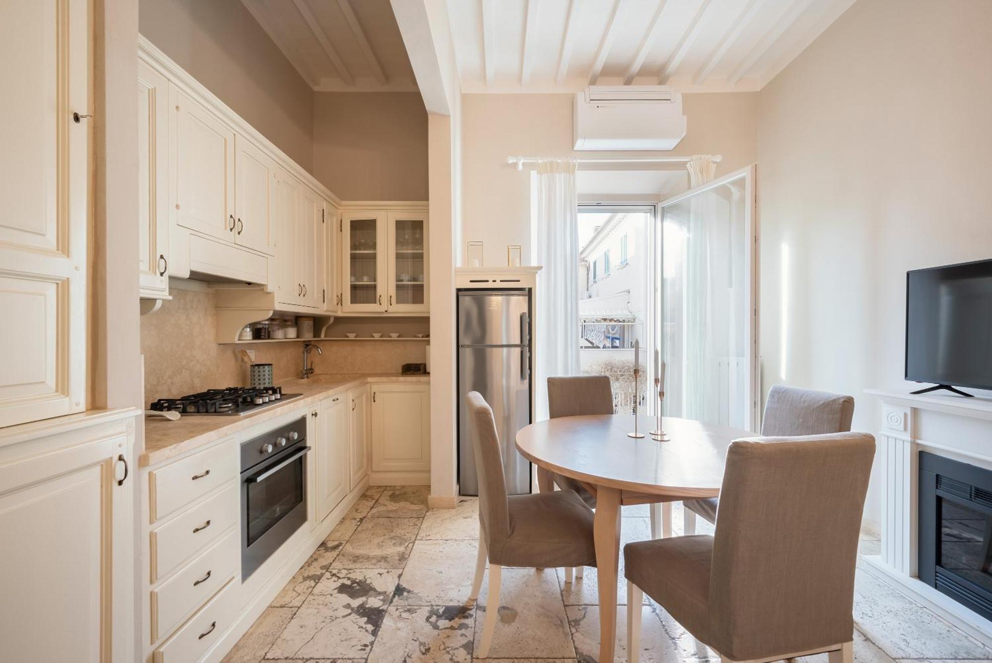 Apartamento Palazzo Degli Archi San Vincenzo Exterior foto