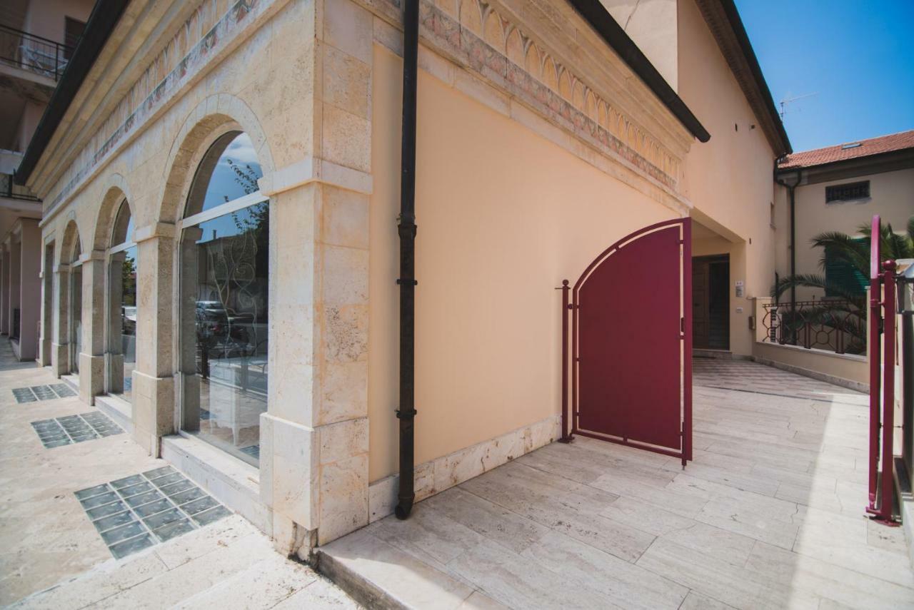 Apartamento Palazzo Degli Archi San Vincenzo Exterior foto